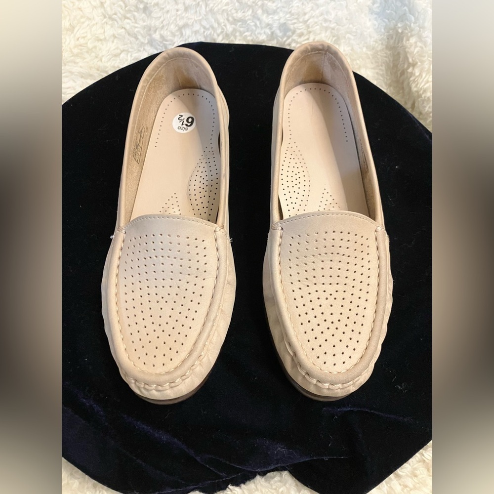 SAS Slip On Tan Cream‎ Leather Tripad Comfort Loafer Sz 6.5 - Picture 2 of 8